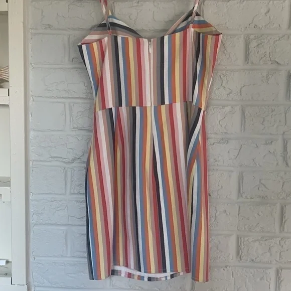 Lovers and Friends Keyhole Front Tie Mini Dress Size Small - Picture 5 of 7